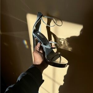 Forever 21 Silver Heels Size:10 Great Quality